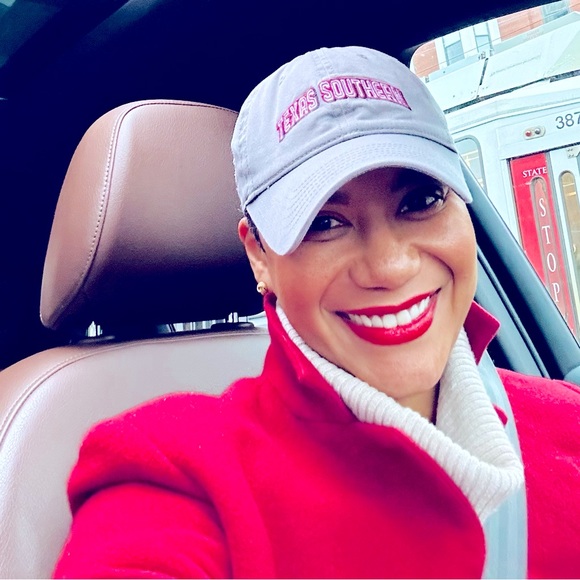 SiriBearStyle Has your Bear Bottom Covered🐻 Posh with me - Picture 1 of 1